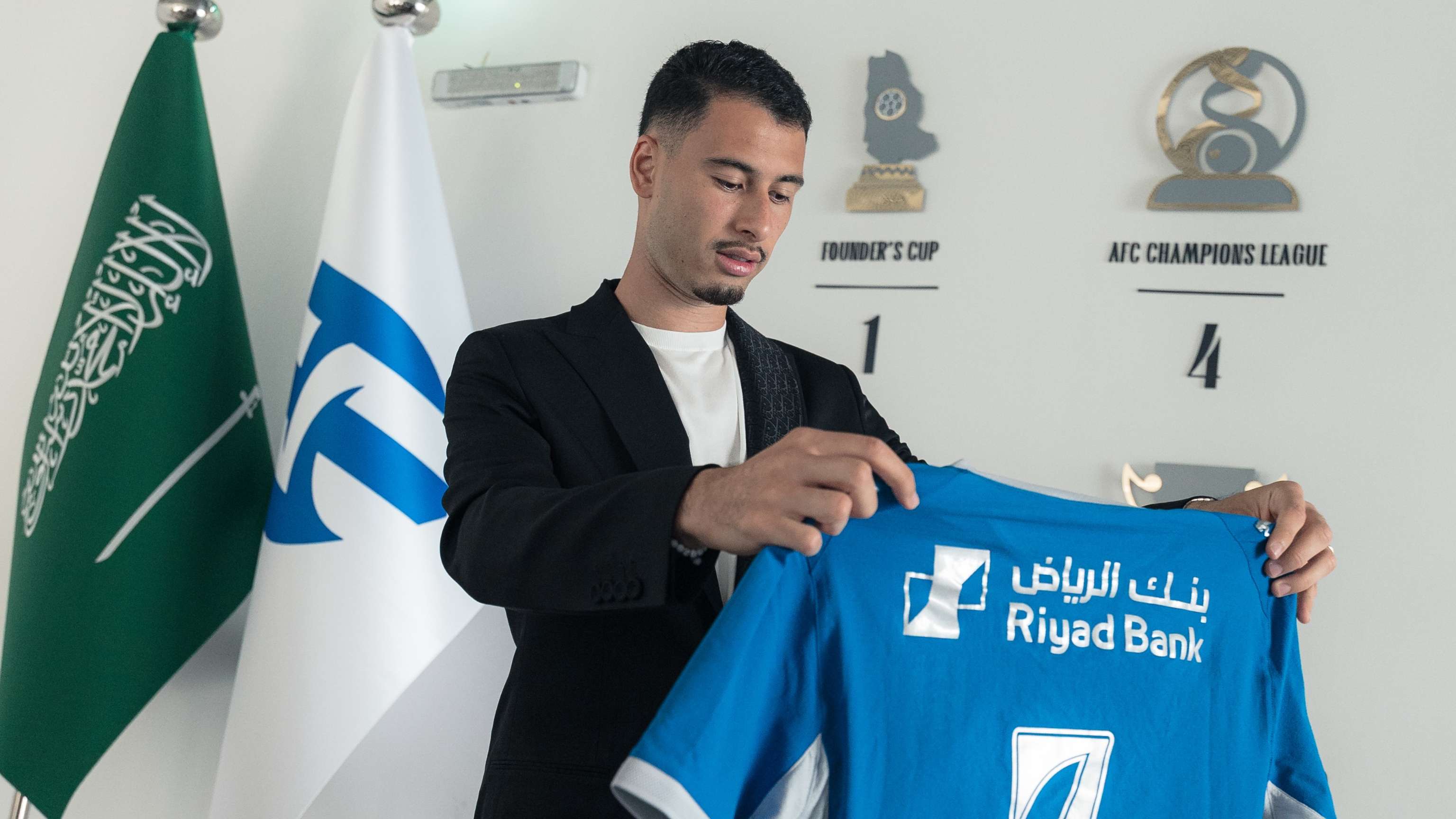 Martinelli Joins Al-Hilal on Four-Year Deal, Follows