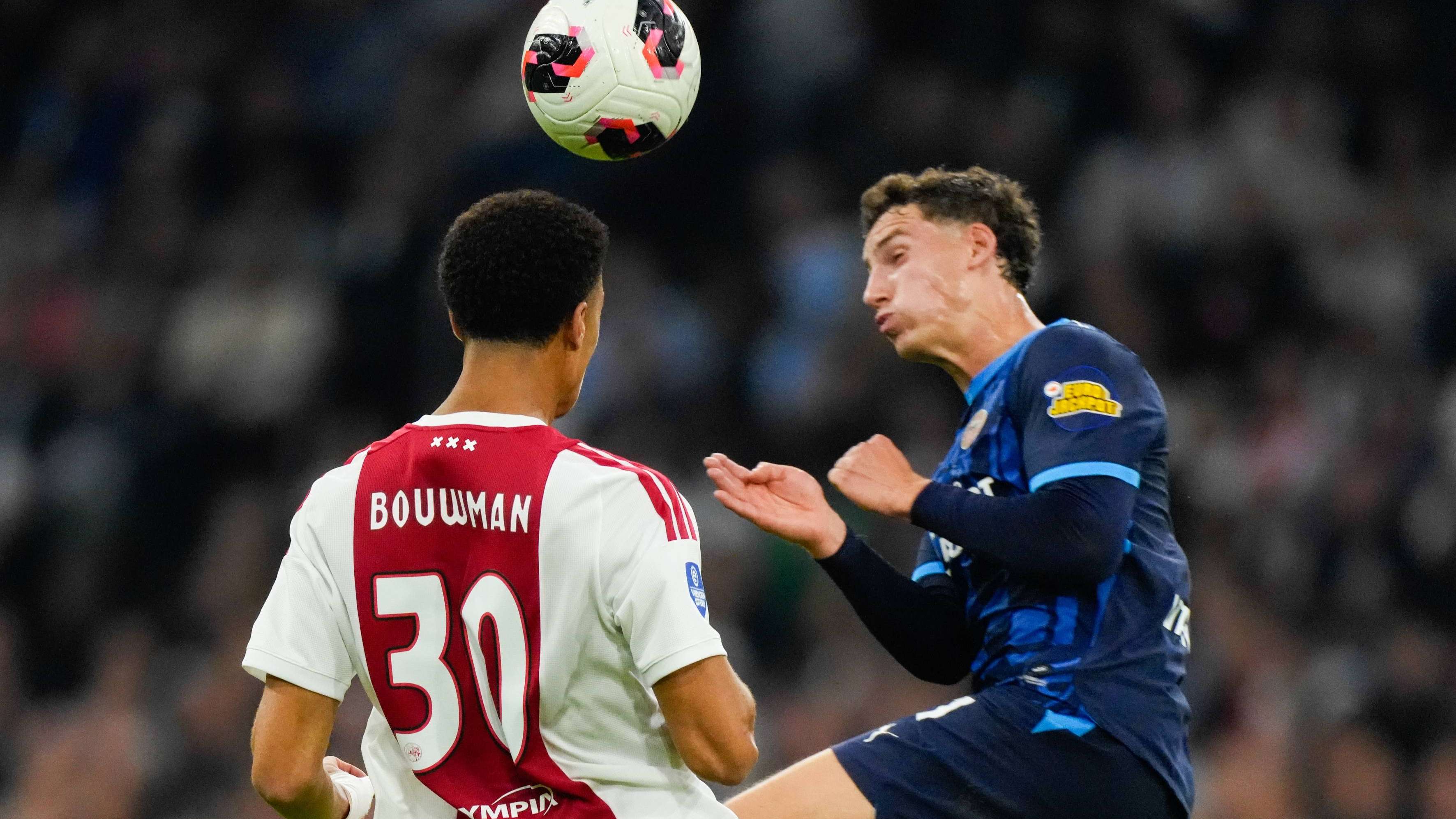 Van Bommel Collision Was Not Even Yellow Card, Says Derksen