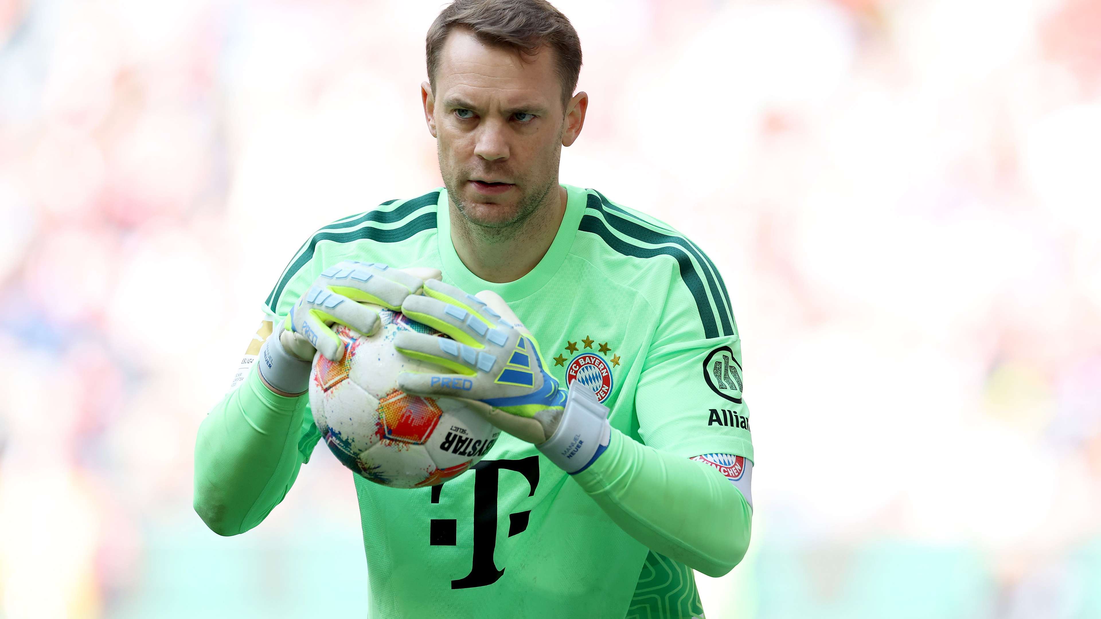 Neuer Out for DFB Cup Final: Urbig Steps In Against Stuttgart