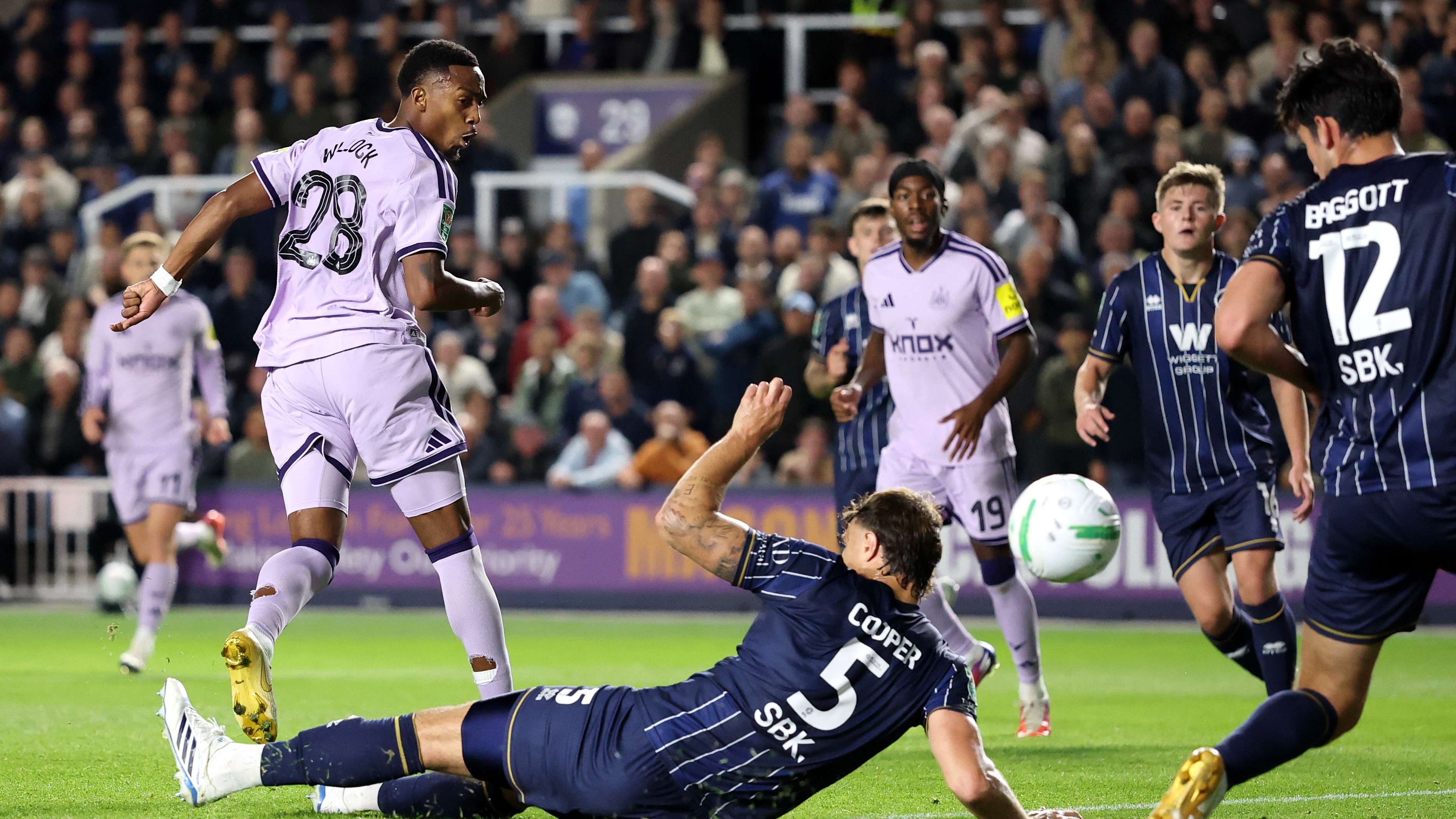 Joe Willock Late Goal Sends Newcastle Past Millwall in