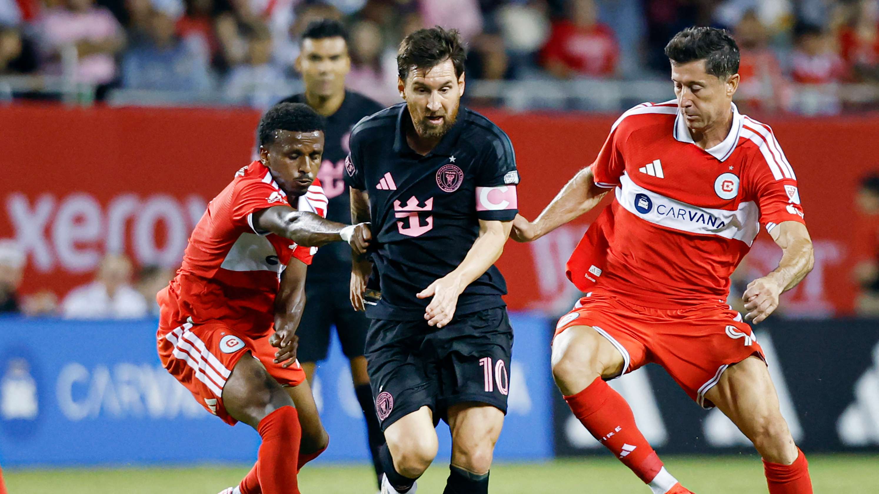 Messi, Lewandowski Draw Fire as Inter Miami Hold Chicago 1-1