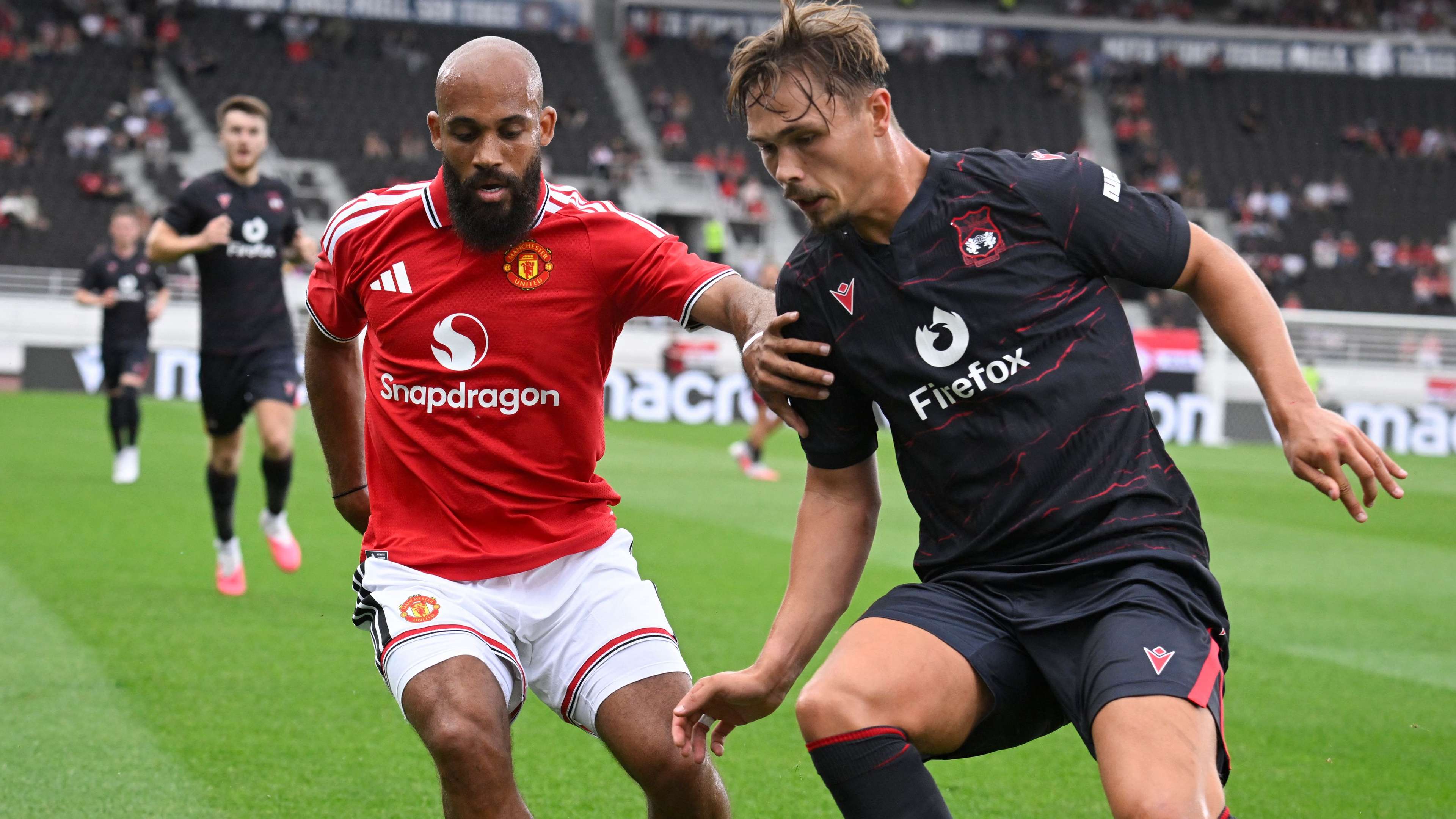Man Utd Beaten 1-0 by Wrexham in Santos Debut as Referee