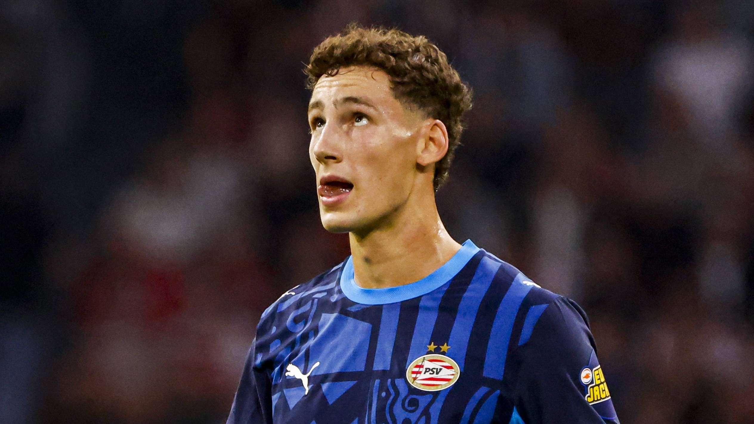 Van Bommel Apologizes to Ajax After Controversial Challenge