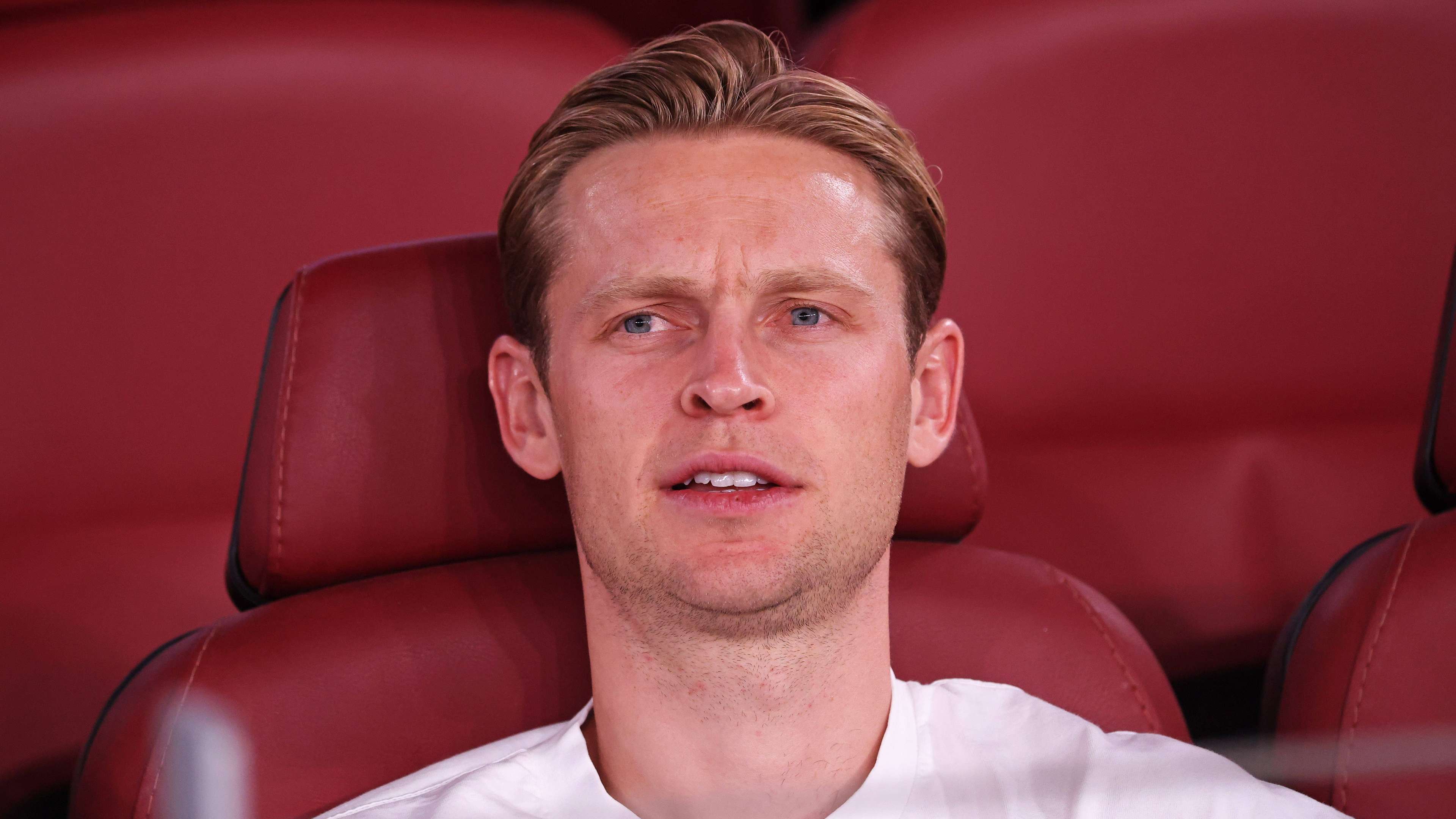 Frenkie de Jong's Recovery Falters: Barcelona Pushes Surgery