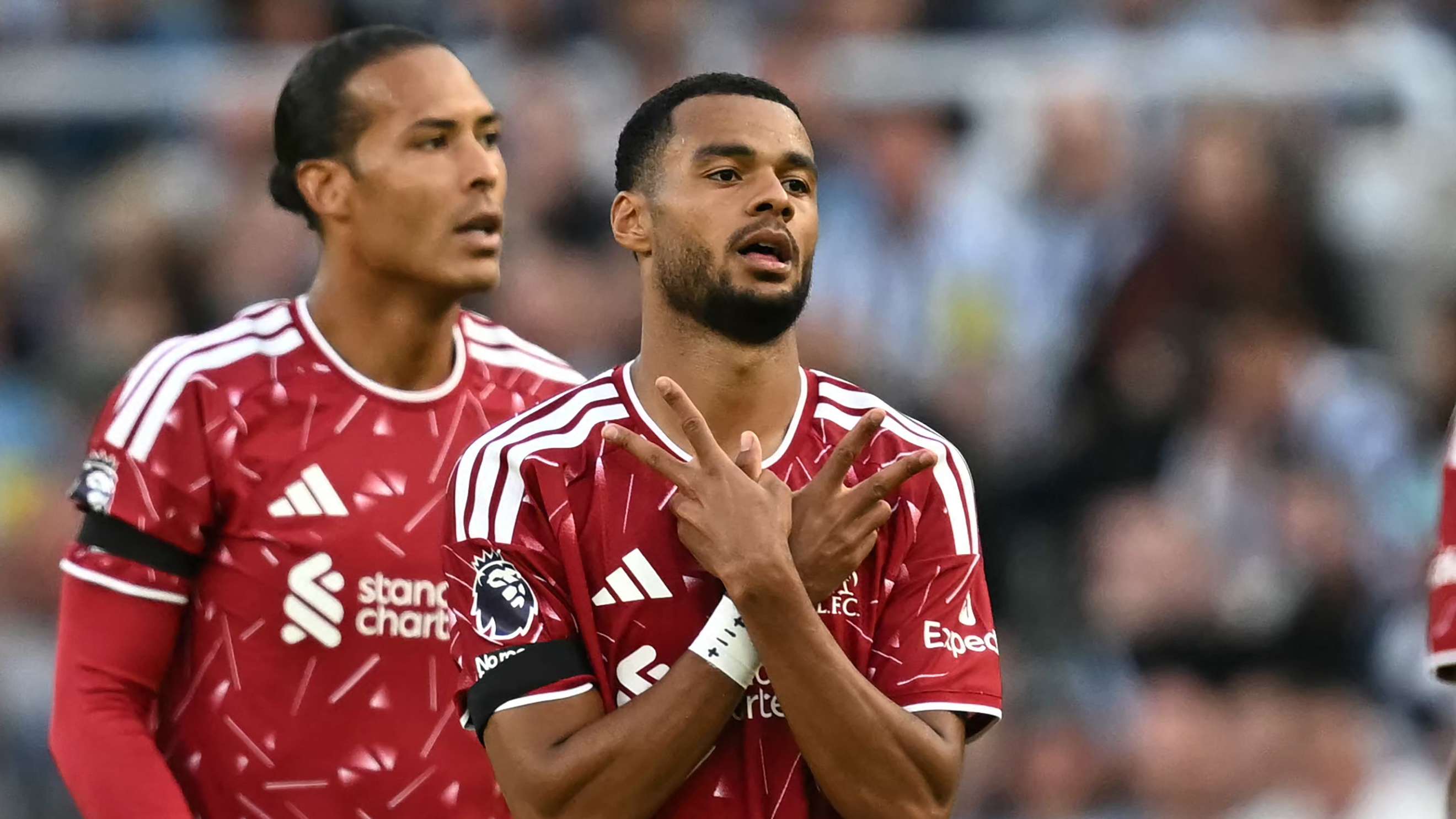 Van Dijk Praises Gakpo's Resilience After Difficult Summer